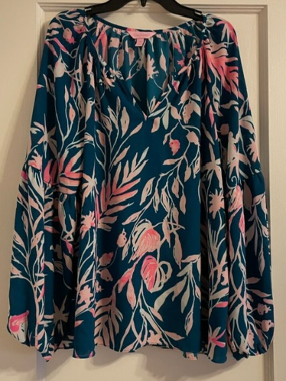LILLY PULITZER Medium Charleigh Blouse Tidal Wave It's Prime Time Floral Top